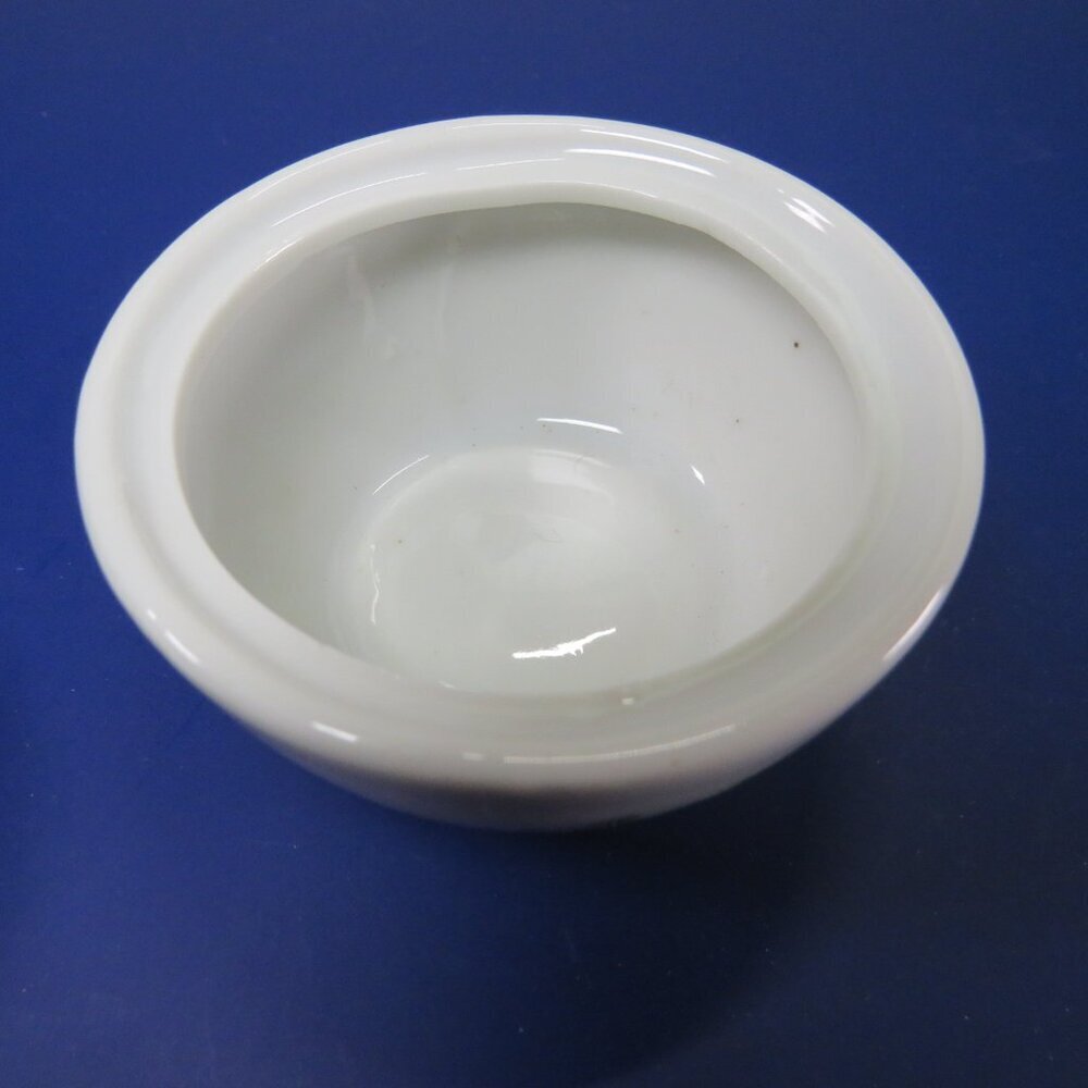 White w Roses Porcelain Trinket Dish with Lid - Picture 8 of 11